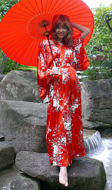 Женский шелковый халат-кимоно. Женская одежда в японском стиле. Одежда для  дома. Купить кимоно в подарок.