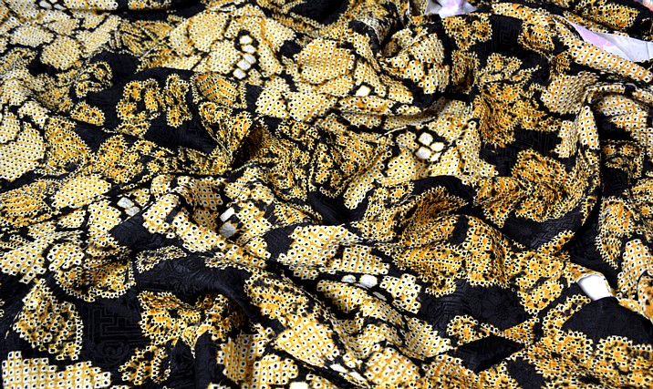 детали узора на японскон шелковом женском хаори, ручная работа