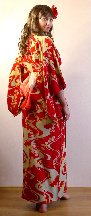 японское шелковое старинное кимоно