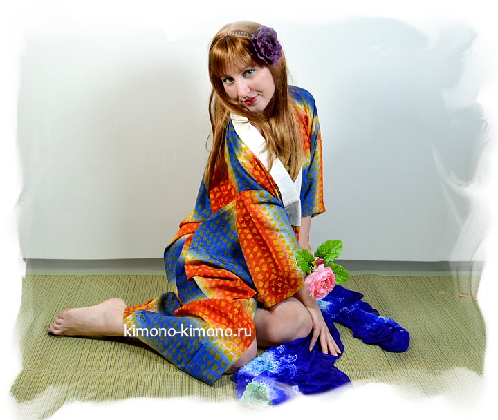 японское шелковое кимоно