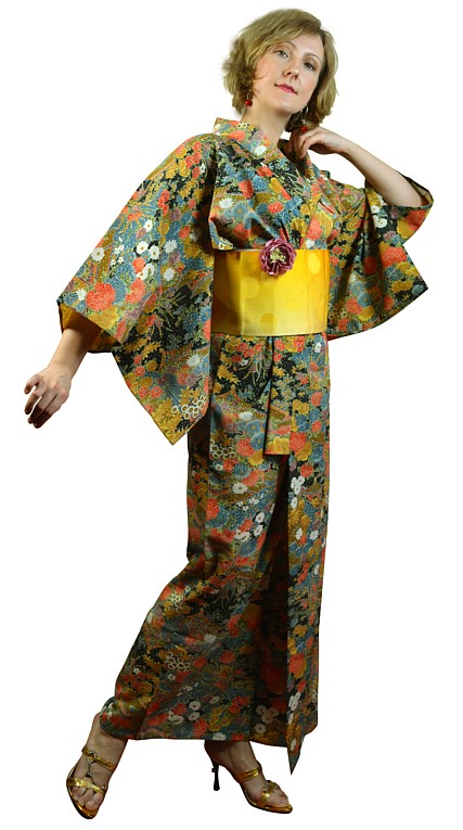 японское кимоно и пояс оби