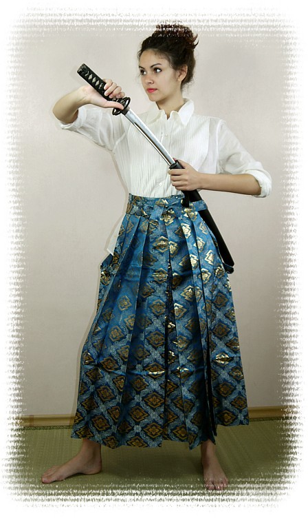 хакама из шелковой парчи для иайдо. айкидо, кендо